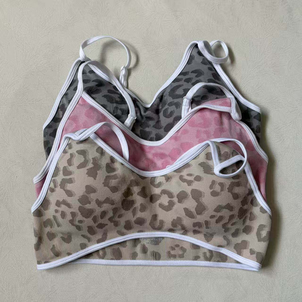 LOGO Women's Beautiful Back Ga - огляд і ціна Yoga Fitness Logo